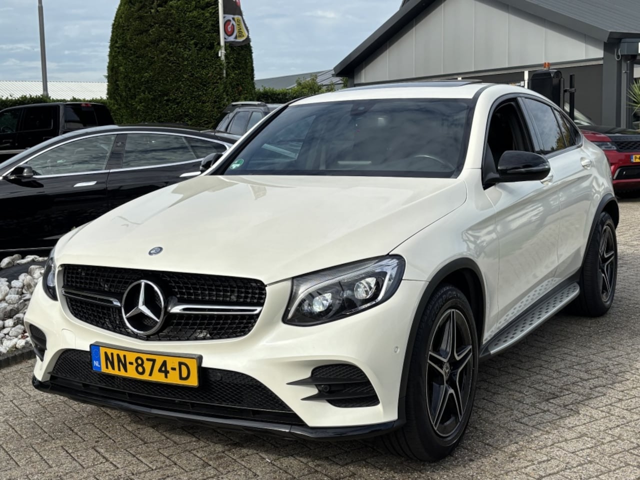 Mercedes-Benz GLC-klasse Coupé - 250 4MATIC Prestige AMG 2017 Wit Dealer Auto - AutoWereld.nl