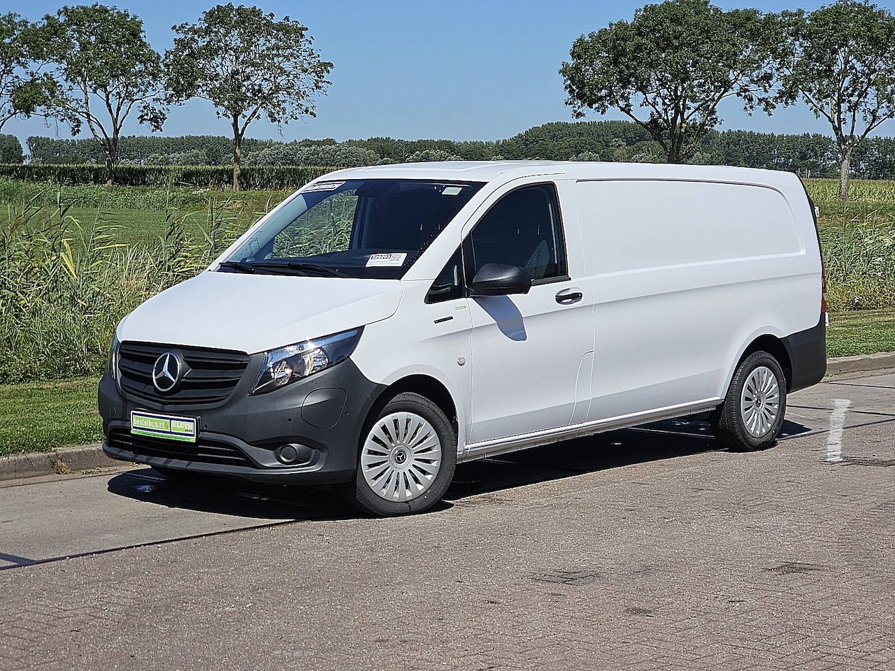 Mercedes-Benz eVito - eVito 112 L3 60 kWh Cruise control, Airco, Pdc, Carplay, Camera, Climate control, Stoelver - AutoWereld.nl