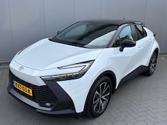 Toyota C-HR - 1.8 Hybrid 140PK First Edition Bi-Tone/Winter-pack/Gr.-navigatie/Elektr.klep/Camera/Adapt.