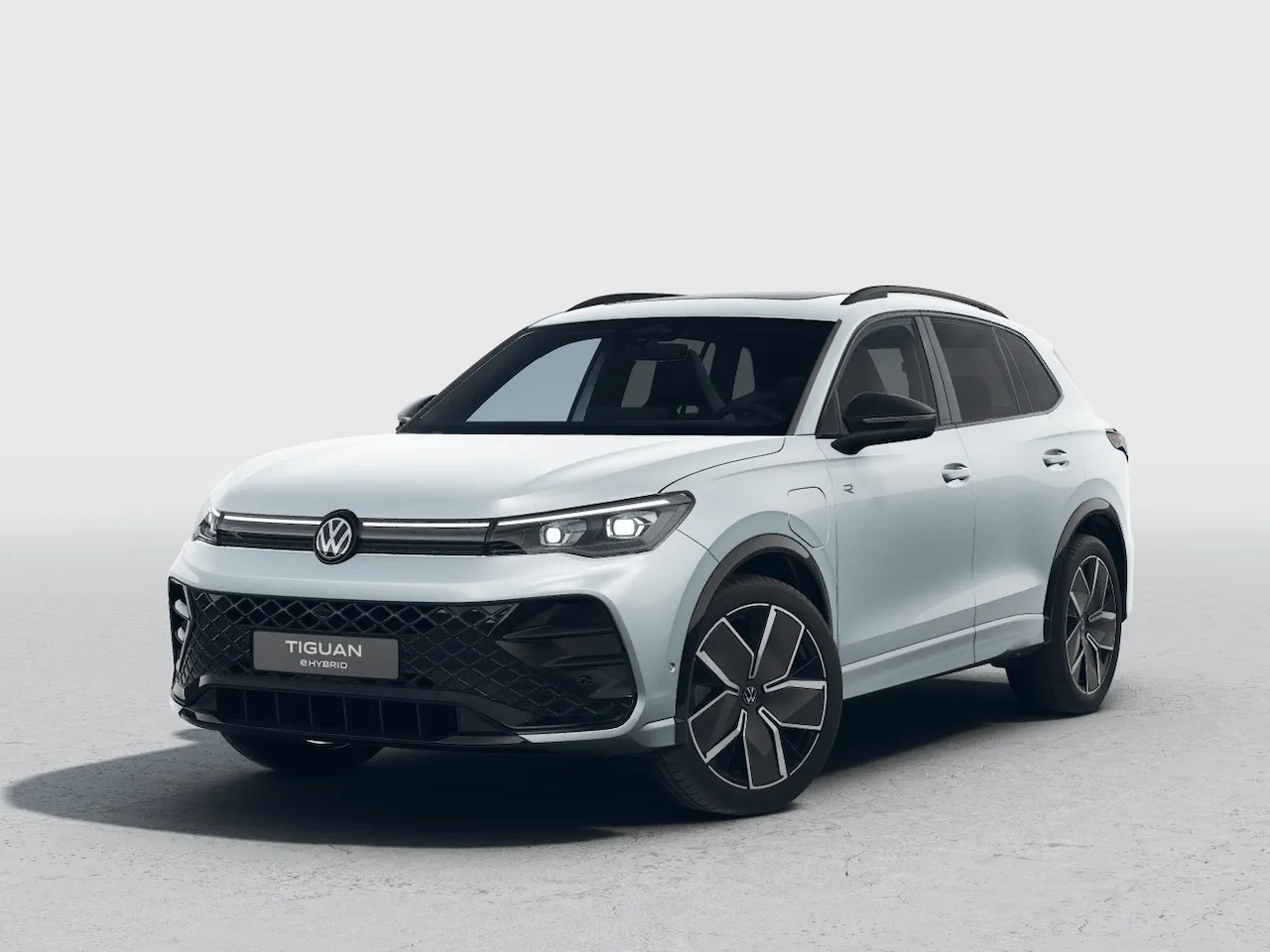 Volkswagen Tiguan - R-Line Edition 1.5 eHybrid 204 PK | Harman Kardon | LED Matrix | Trekhaak | Panoramadak | - AutoWereld.nl