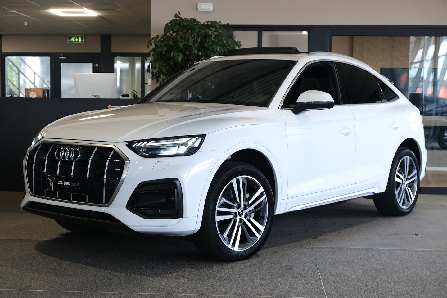 Audi Q5 Sportback - 50 TFSIe 299pk PHEV S-line Pano Leder Matrix Camera Trekhaak - AutoWereld.nl