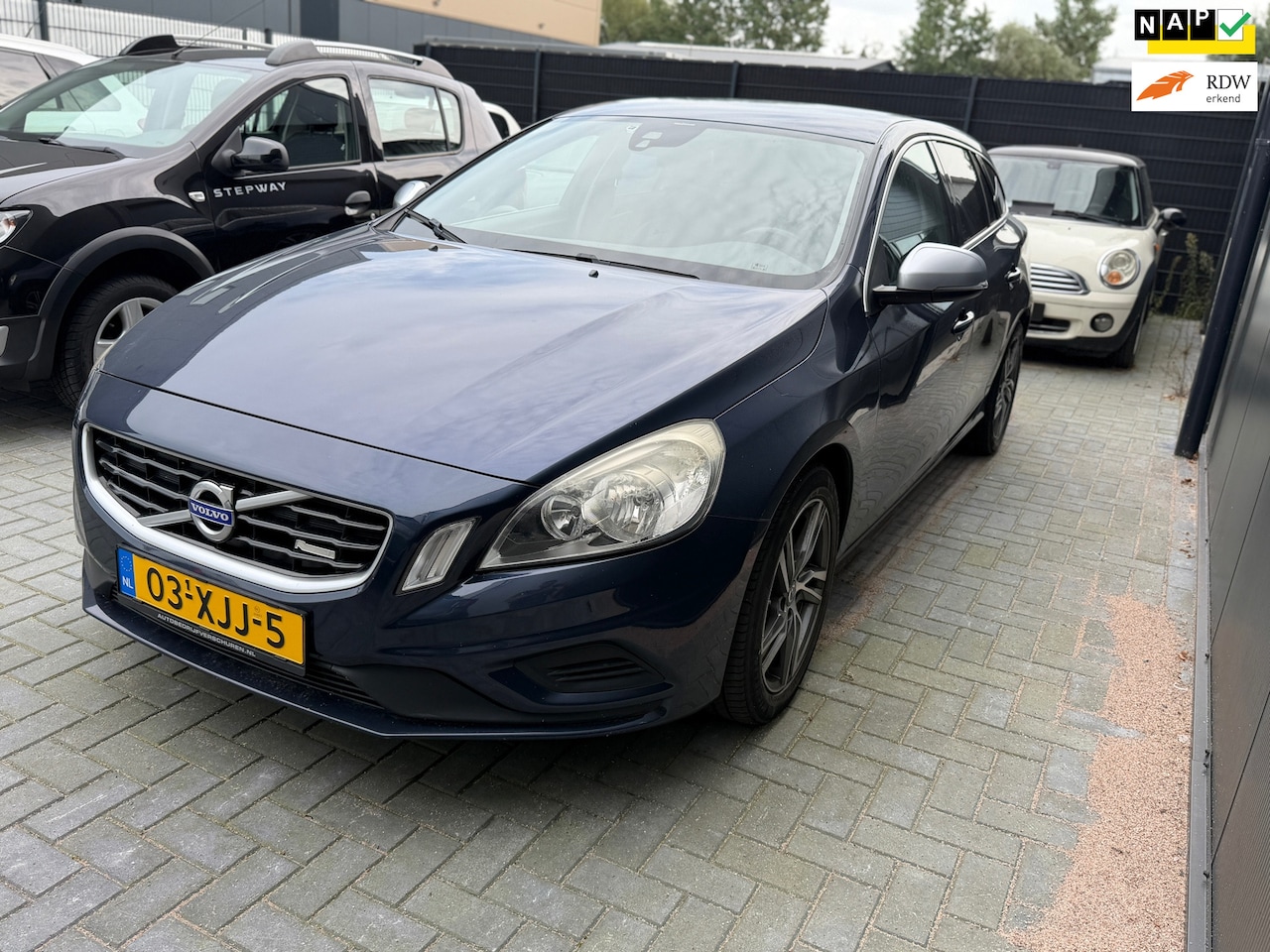 Volvo V60 - 1.6 T3 R-Design|Engine smoke|Lees tekst| - AutoWereld.nl