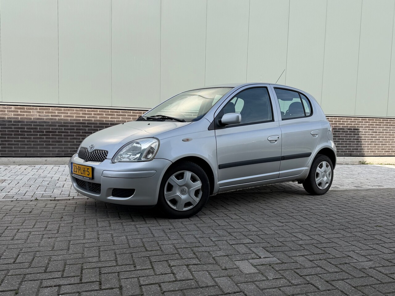 Toyota Yaris - 1.3 VVT-i Sol - AutoWereld.nl