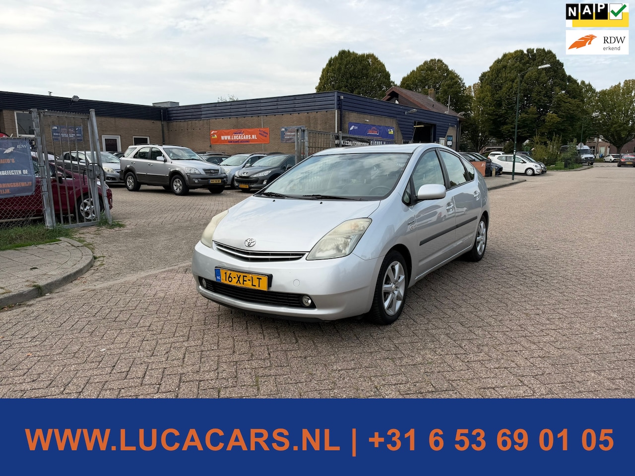 Toyota Prius - 1.5 VVT-i Business Edition TREKHAAK 2X SLEUTEL + BOEKJES! - AutoWereld.nl