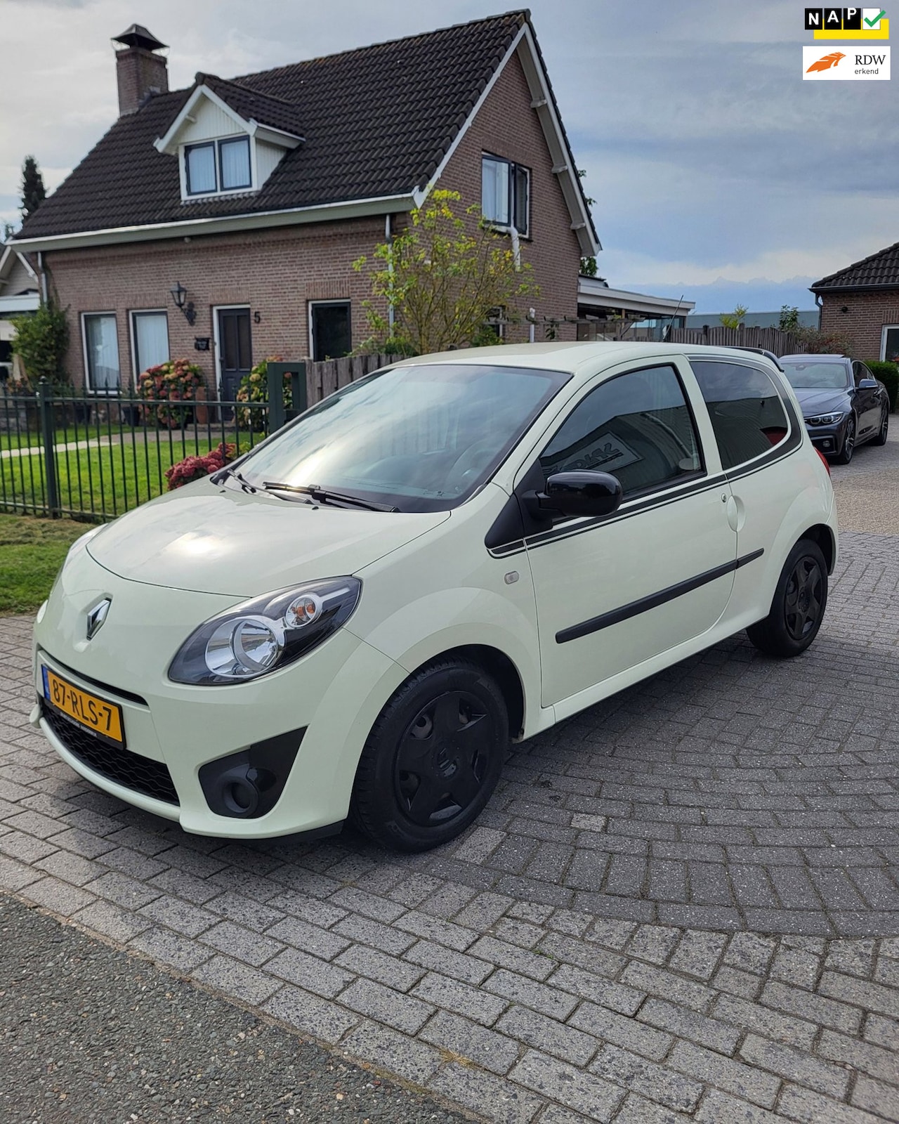 Renault Twingo - 1.2-16V Night & Day ,Airco, Carplay,APK09/27! - AutoWereld.nl