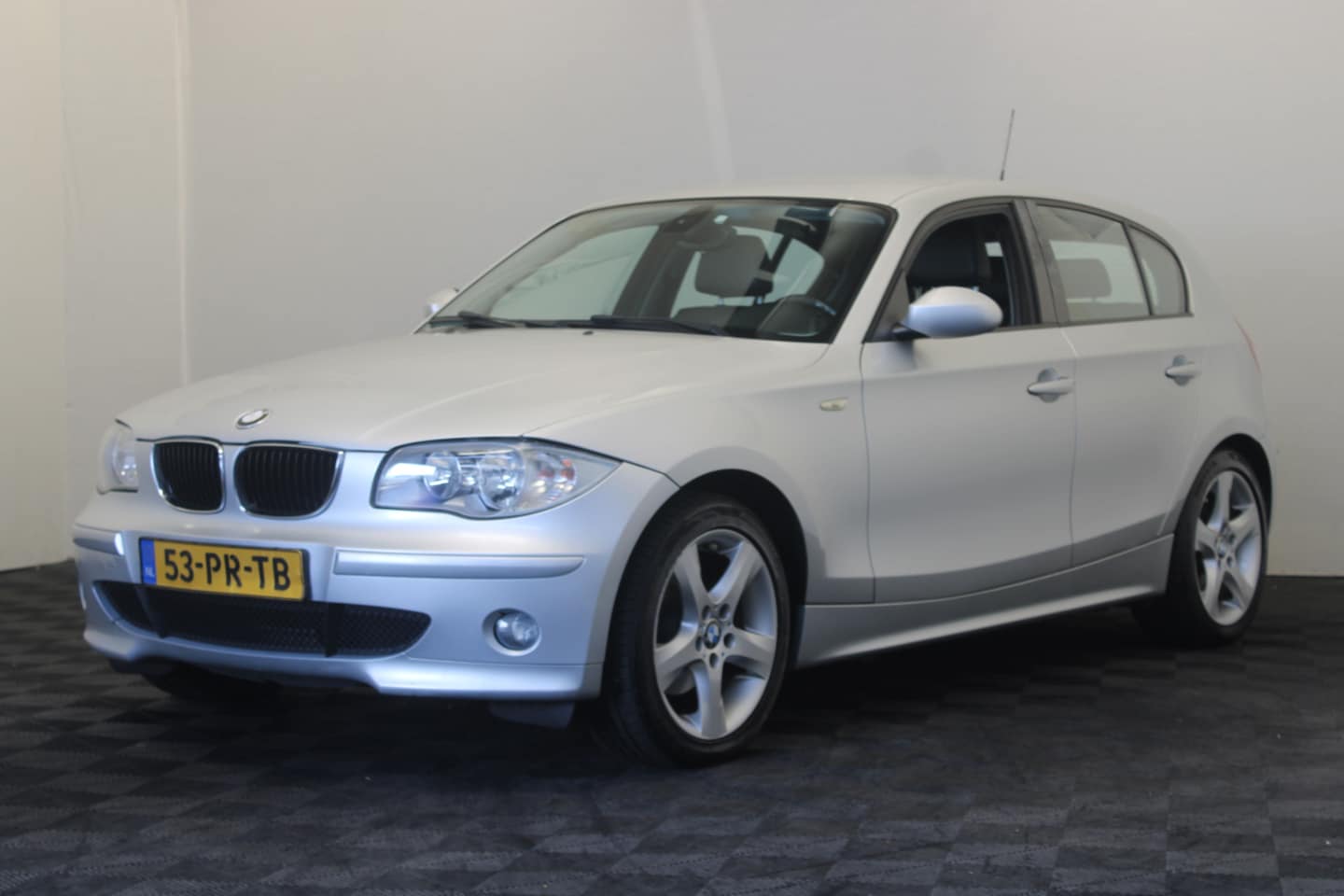 BMW 1-serie - 120i High Executive 120i High Executive - AutoWereld.nl
