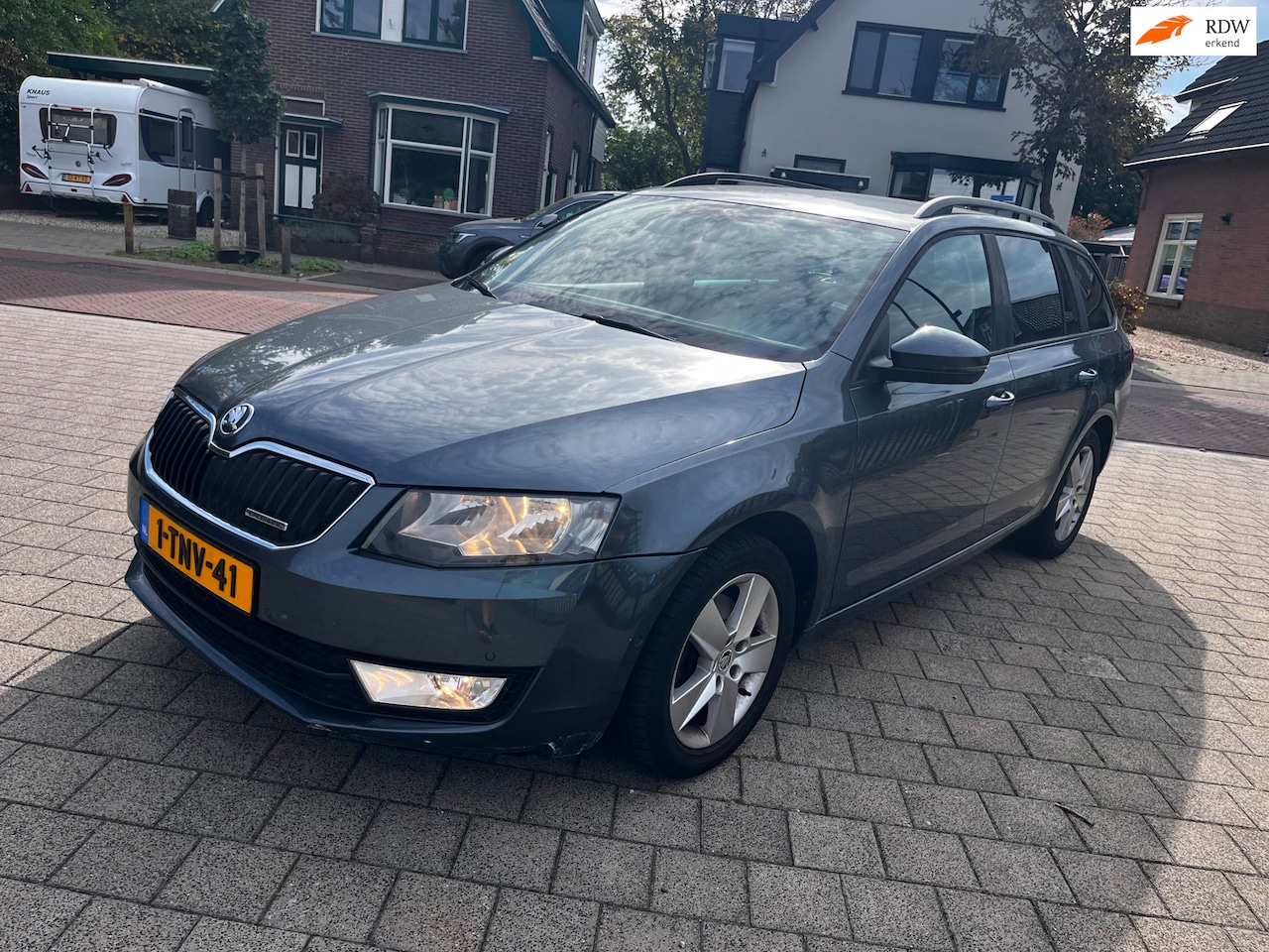 Skoda Octavia Combi - 1.6 TDI Ecc Trekhaak LM Isofix Pdc Cruise APK fris - AutoWereld.nl