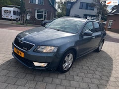 Skoda Octavia Combi - 1.6 TDI Ecc Trekhaak LM Isofix Pdc Cruise APK fris