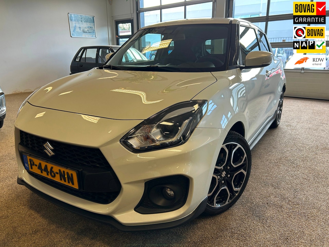 Suzuki Swift - 1.4 Sport Smart Hybrid | Carplay|All Season| 10 jaar garantie! - AutoWereld.nl