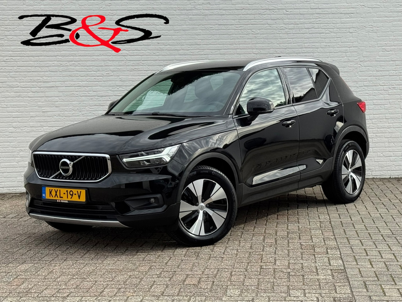 Volvo XC40 - 1.5 T2 Momentum Core Achteruitrijcamera Carplay Adaptive Cruise Climate Control Stoel en S - AutoWereld.nl
