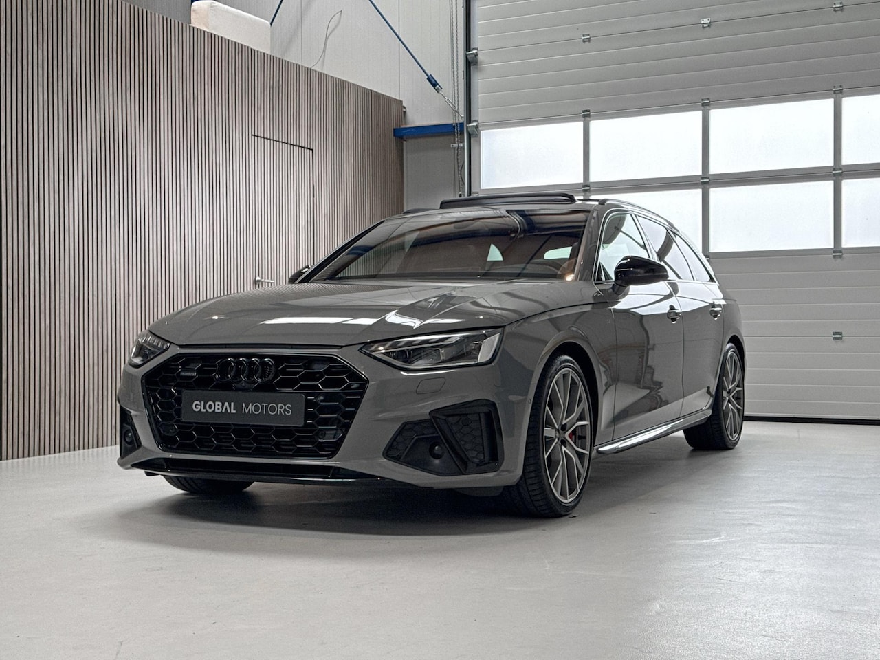 Audi A4 Avant - 45 TFSI Quattro S Edition 265PK - RS STOELEN - PANORAMADAK - BANG EN OLUFSEN - HEAD UP - V - AutoWereld.nl