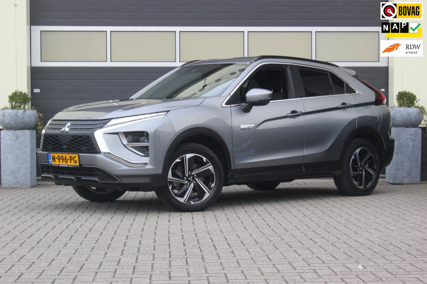 Mitsubishi Eclipse Cross - 2.4 PHEV Intense | Trekhaak | Camera | - AutoWereld.nl