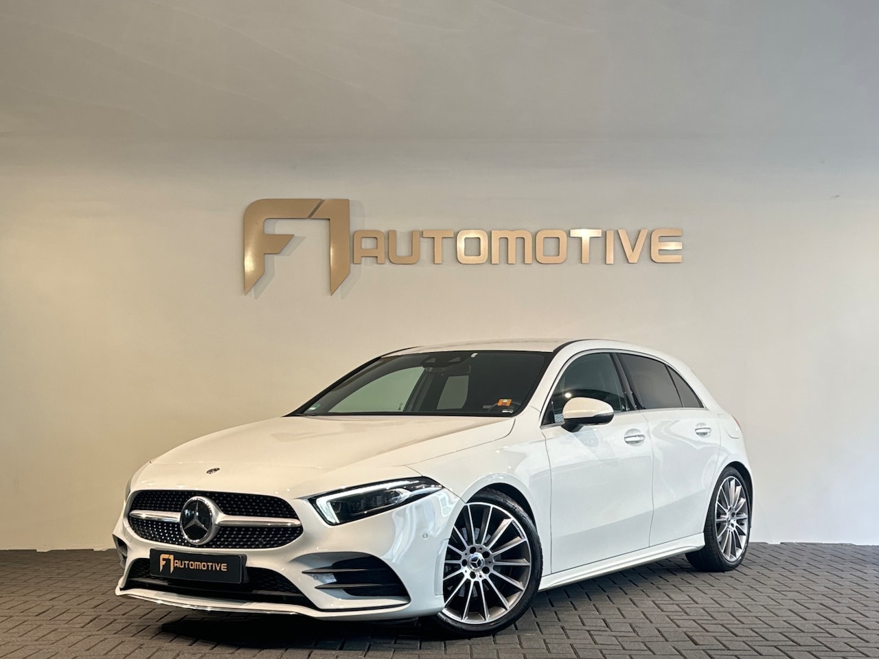 Mercedes-Benz A-klasse - 200 AMG Keyless|Dodehoek|Blindspot|ACC|360 Camera - AutoWereld.nl