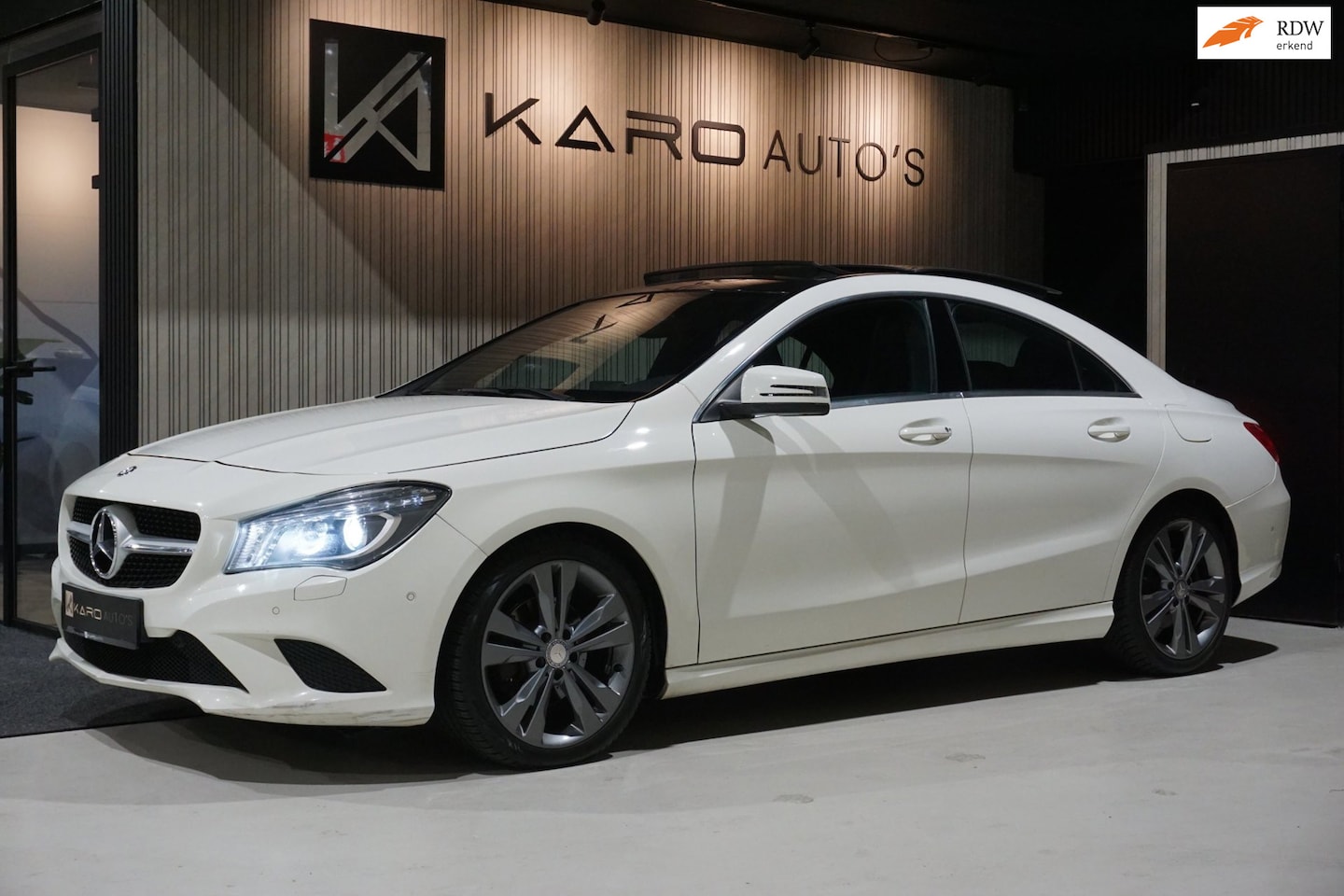 Mercedes-Benz CLA-Klasse - 220 CDI AUT Urban Pano Xen Leer Nav - AutoWereld.nl