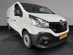 Renault Trafic - Trafic L2H1 T29 dCi 120 Comfort Euro 6 APK 5-2017 scheur in voorruit