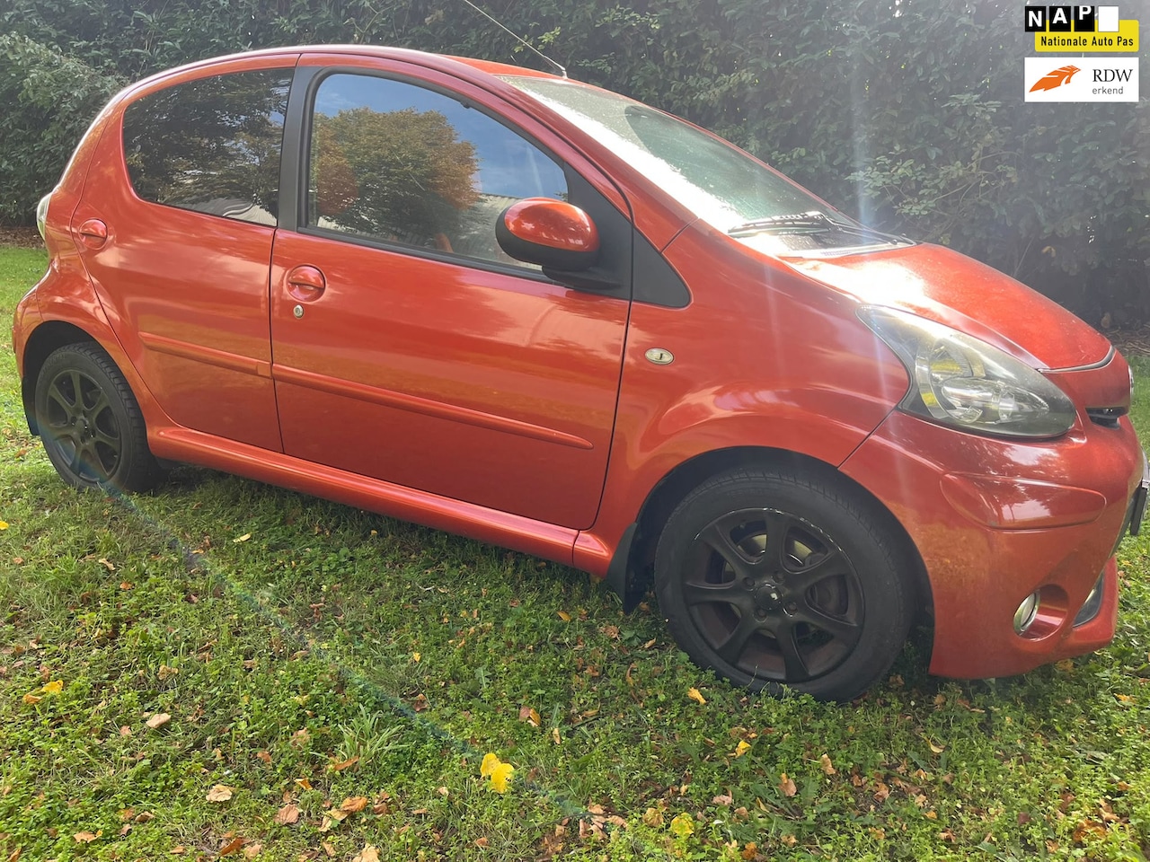 Toyota Aygo - 1.0 VVT-i Dynamic Orange 1.0 VVT-i Dynamic Orange - AutoWereld.nl