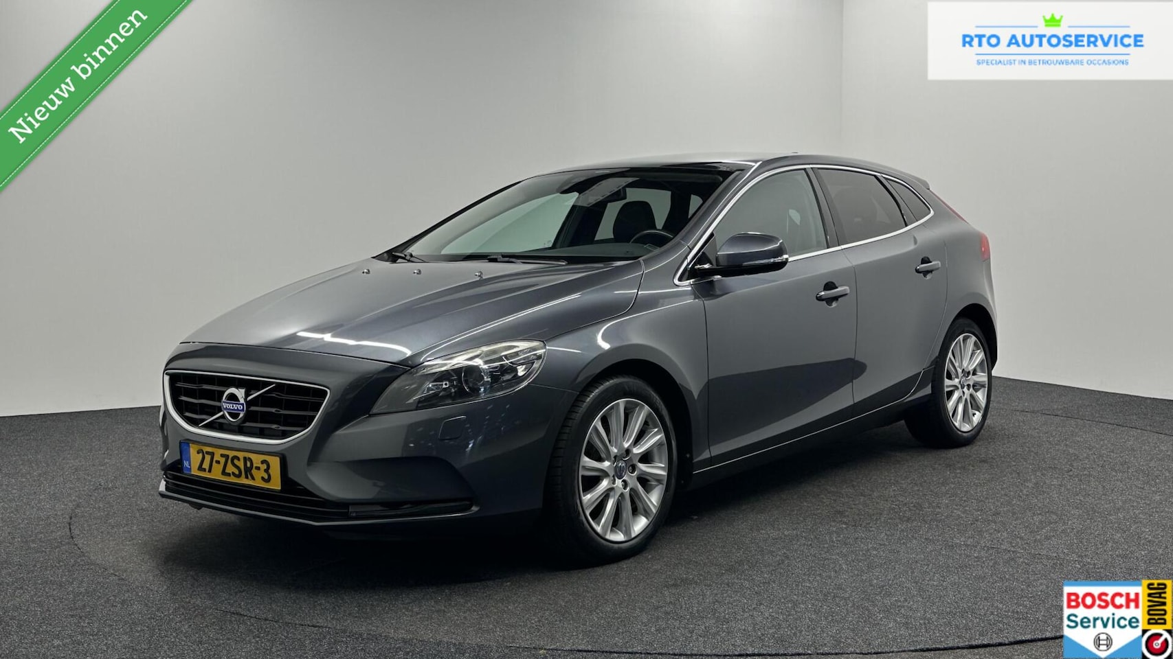 Volvo V40 - 1.6 T3 Summum PANO LEER CAMERA NAVIGATIE ECC CRUISE LM. - AutoWereld.nl