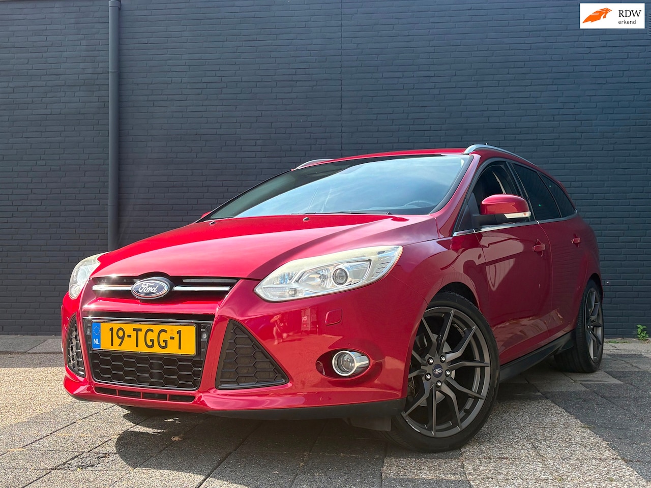 Ford Focus Wagon - 1.6 EcoBoost Titanium | Stoelverwarming - AutoWereld.nl