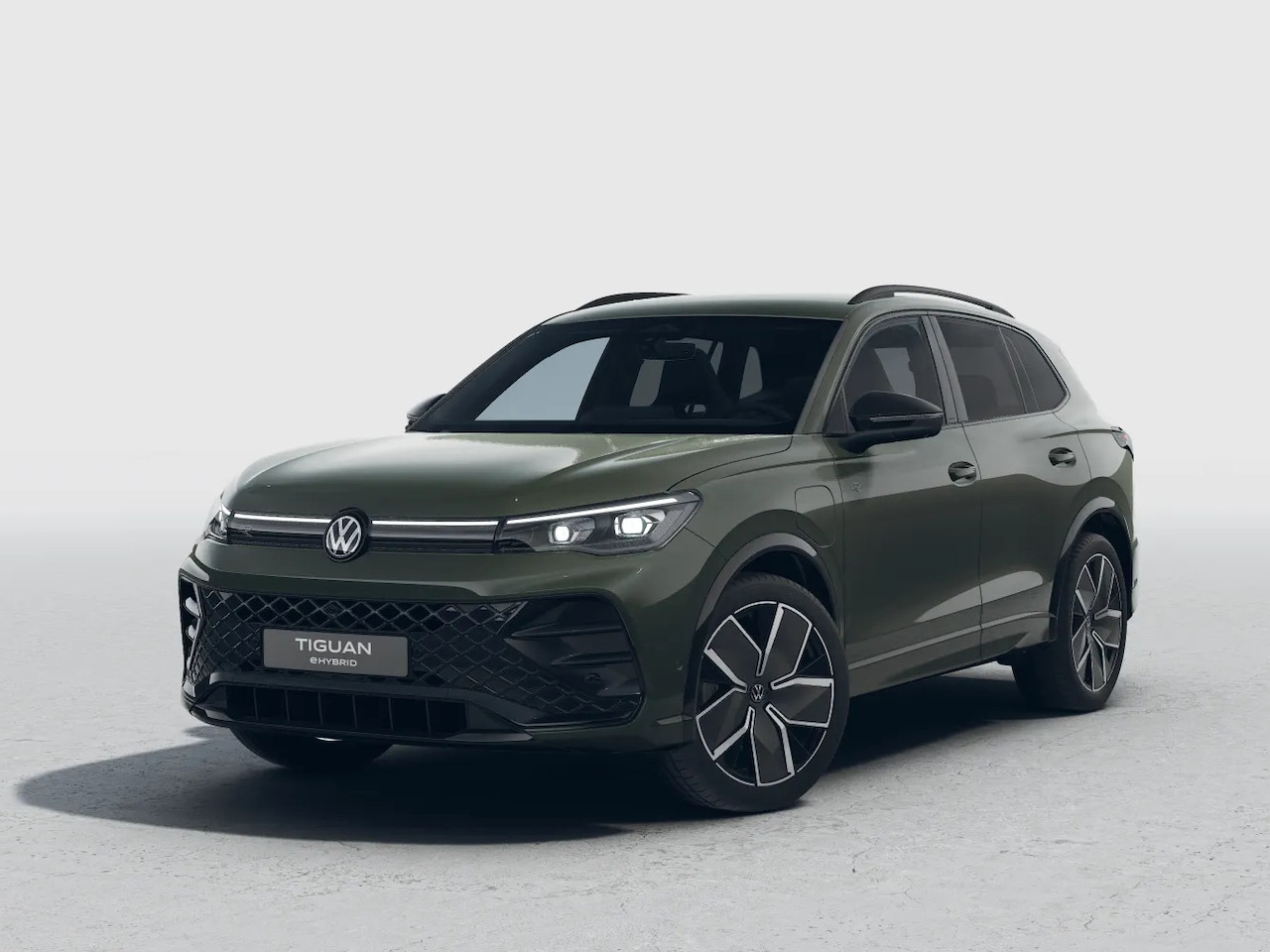 Volkswagen Tiguan - R-Line Edition 1.5 eHybrid 204 PK | Panoramadak | LED Matrix | Headup display | Trekhaak | - AutoWereld.nl