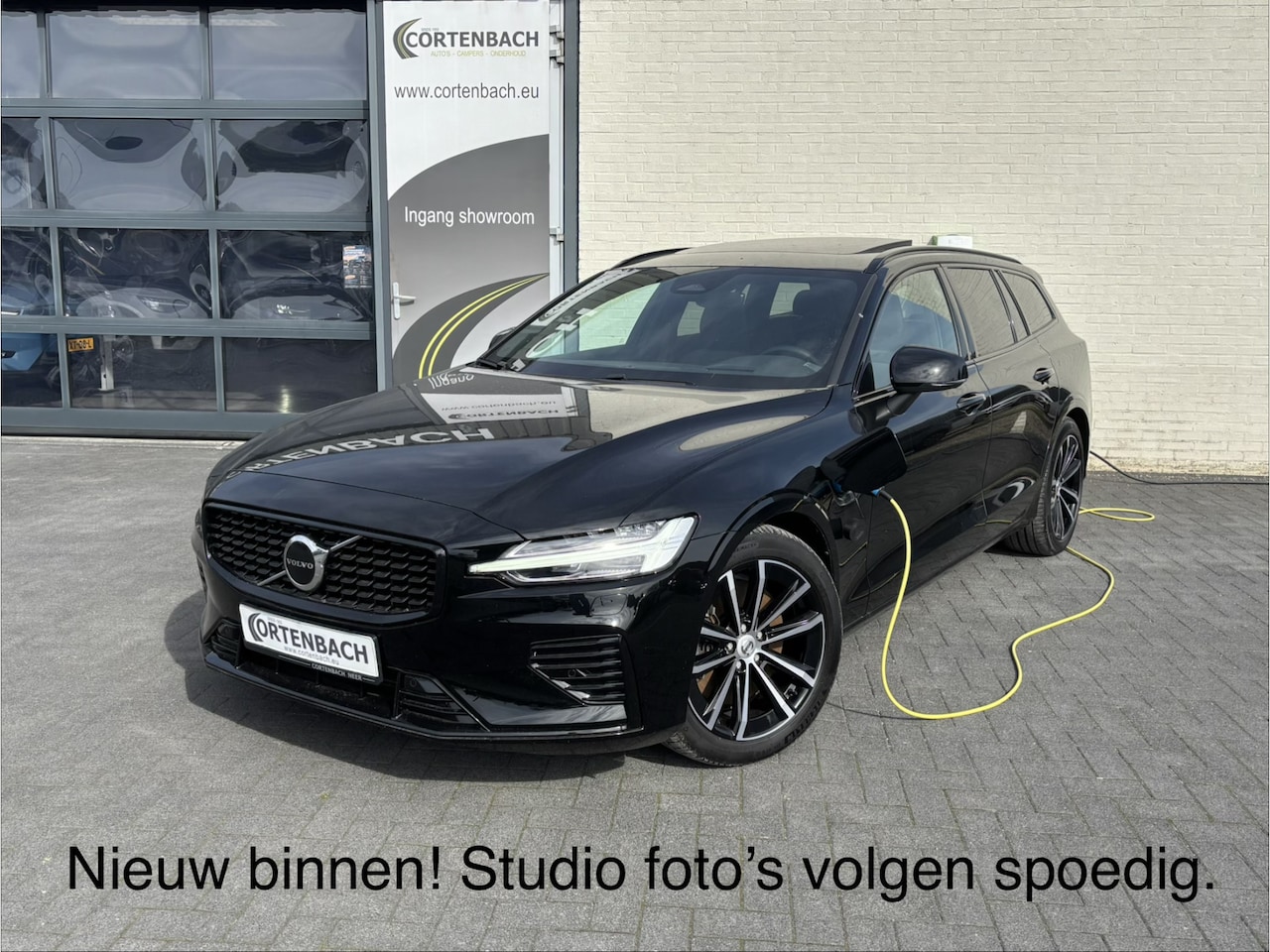 Volvo V60 - 2.0 T8 Plug-in hybrid AWD Ultimate Dark | Zwenkbare trekhaak | Panoramadak | Adaptieve cru - AutoWereld.nl