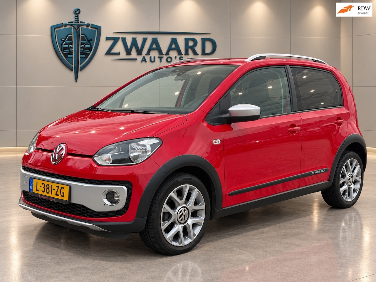 Volkswagen Up! - 1.0 cross up! BlueMotion l Cruise l Airco l Stoelverwarming l Elect Ramen+Spiegels l Parke - AutoWereld.nl