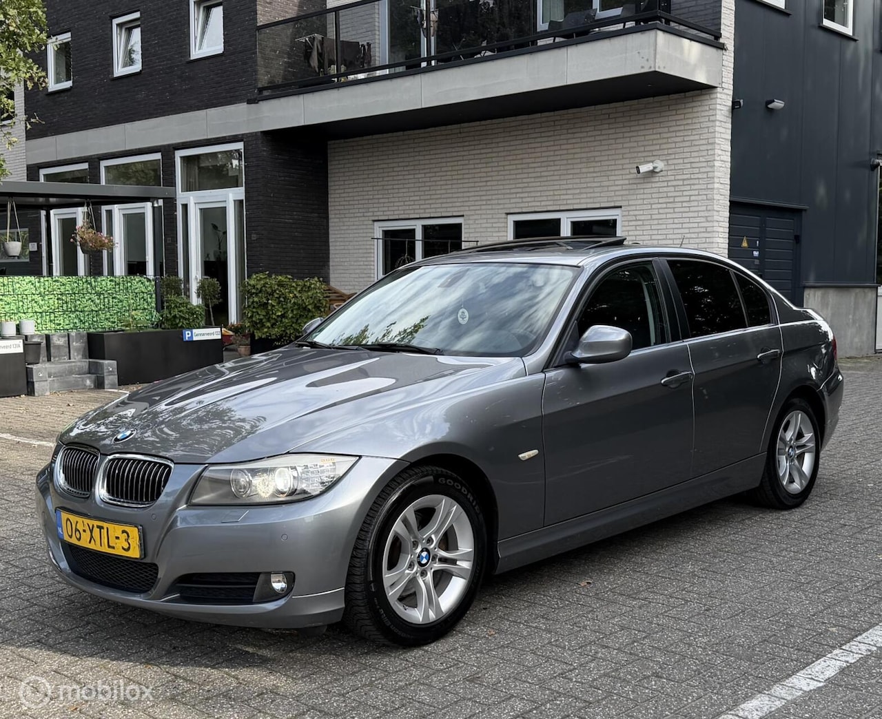BMW 3-serie - 318i Luxury Line Facelift Automaat Schuifdak Apk - AutoWereld.nl