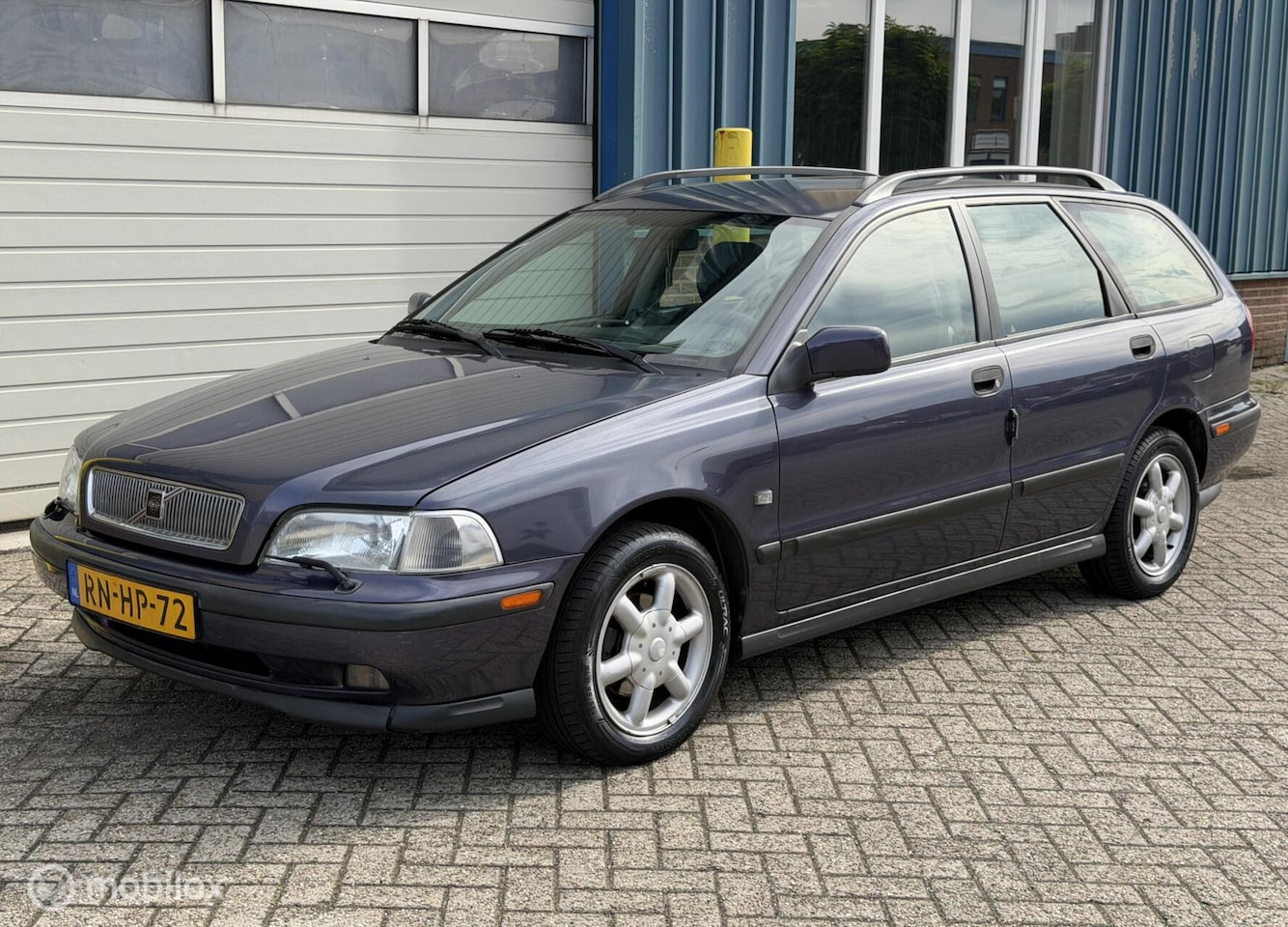 Volvo V40 - 1.8 Automaat Comfort Exclusive Airco Trekhaak - AutoWereld.nl