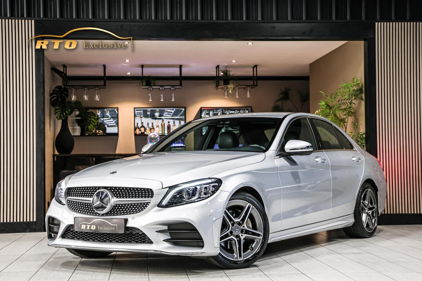Mercedes-Benz C-klasse - 180 Business Solution AMG Plus Upgrade Edition 180 Business Solution AMG Plus Upgrade Edition - AutoWereld.nl