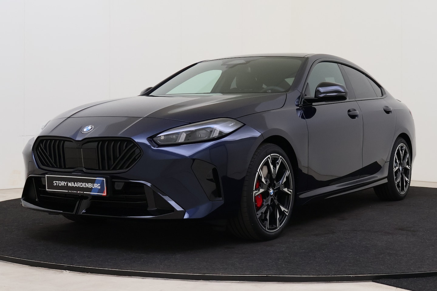 BMW 2-serie Gran Coupé - 220 M Sport Automaat / Panoramadak / Sportstoelen / Achteruitrijcamera / M Adaptief onders - AutoWereld.nl