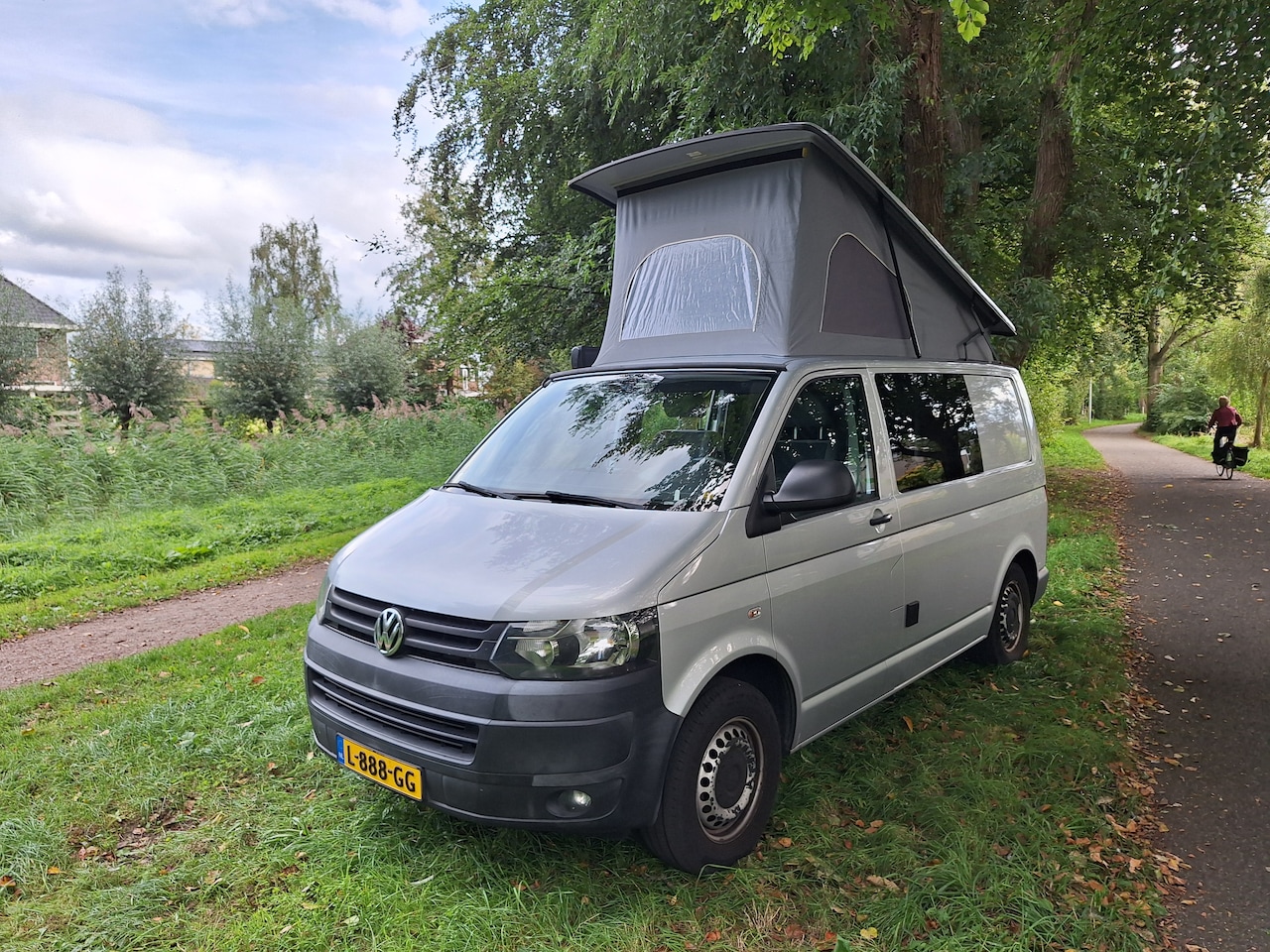 Volkswagen T5 - Volkswagen Smallander buscamper Aart Camperinbouw | hefdak | 5 zitplaatsen - AutoWereld.nl