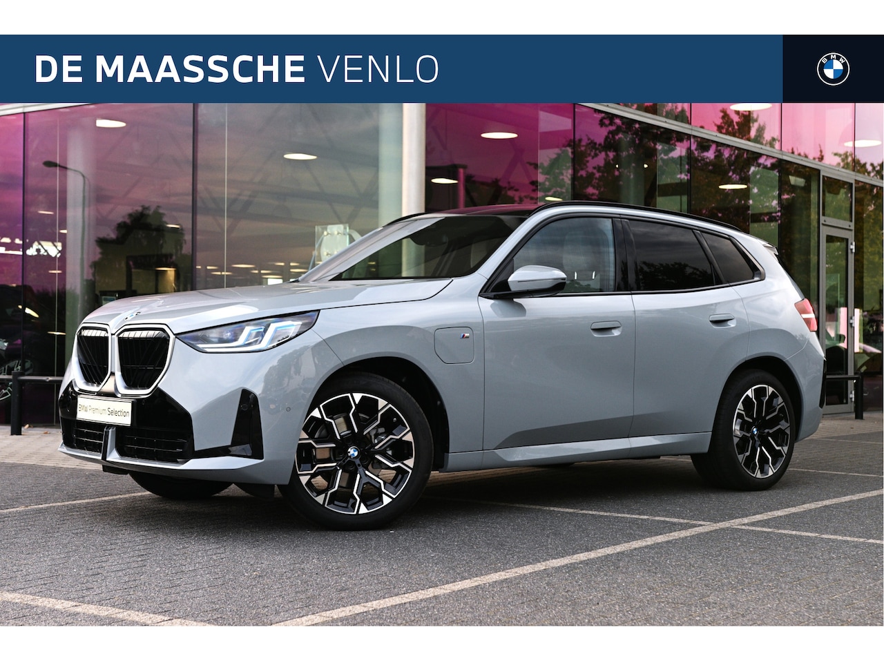 BMW X3 - 30e xDrive M Sport Automaat / Panoramadak / Trekhaak / Sportstoelen / Achteruitrijcamera / - AutoWereld.nl