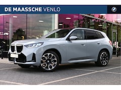 BMW X3 - 30e xDrive M Sport Automaat / Panoramadak / Trekhaak / Sportstoelen / Achteruitrijcamera /