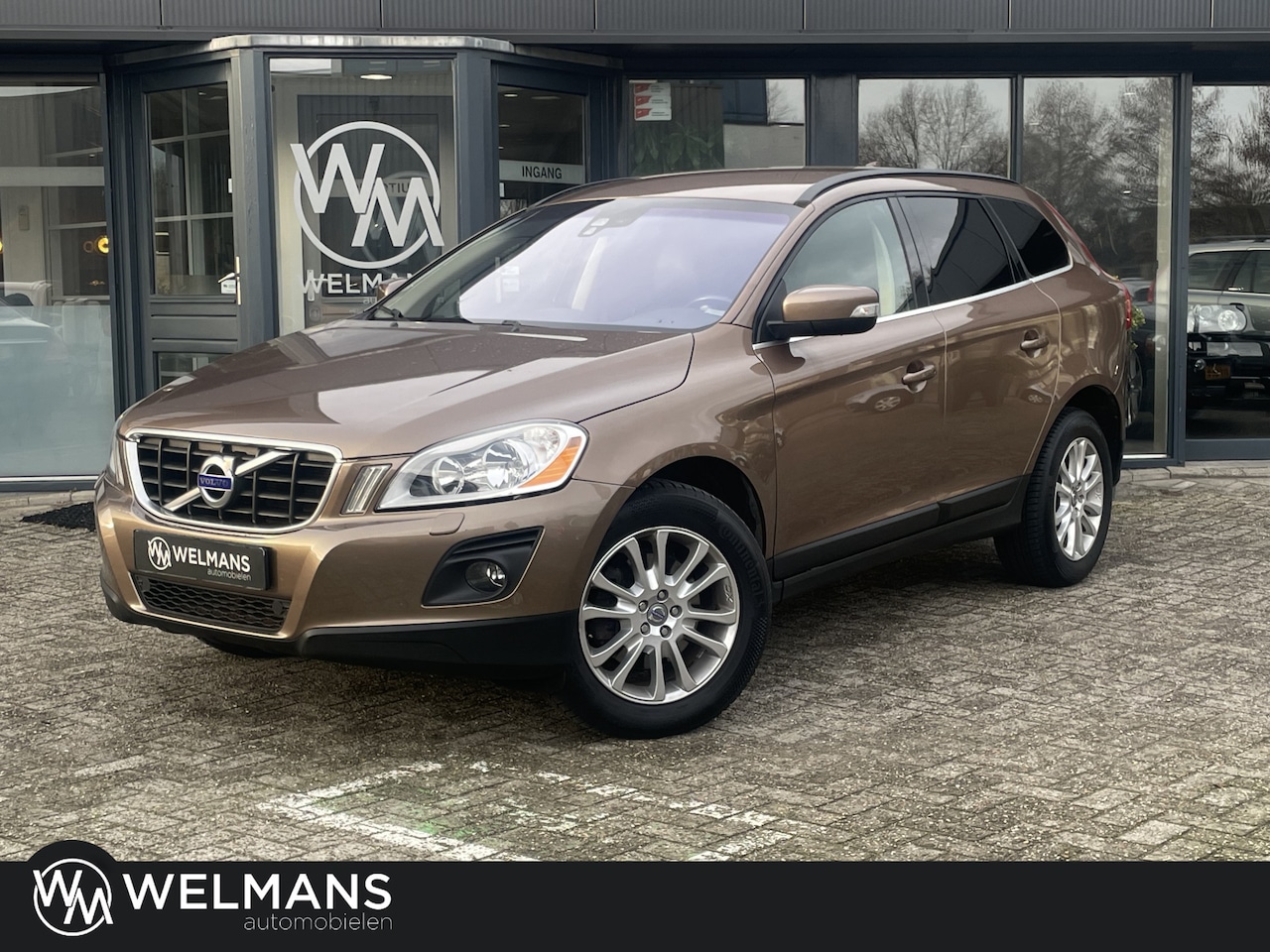 Volvo XC60 - 3.0 T6 AWD Momentum Youngtimer | Leder | Stoelverwarming | 18 inch - AutoWereld.nl