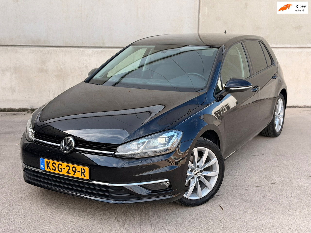 Volkswagen Golf - 1.5 TSI Highline DSG Virtual Dynaudio CarPlay ACC Stoelverwarming - AutoWereld.nl