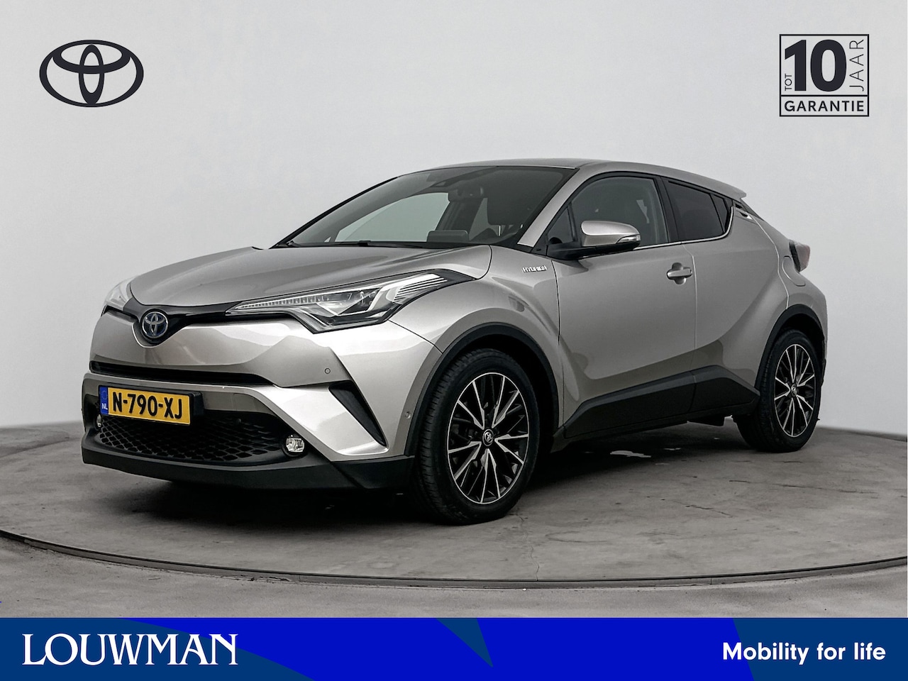 Toyota C-HR - 1.8 Hybrid Executive Limited | Navi | Stoelverwarming | Parkeersensoren V+A | Automatisch - AutoWereld.nl