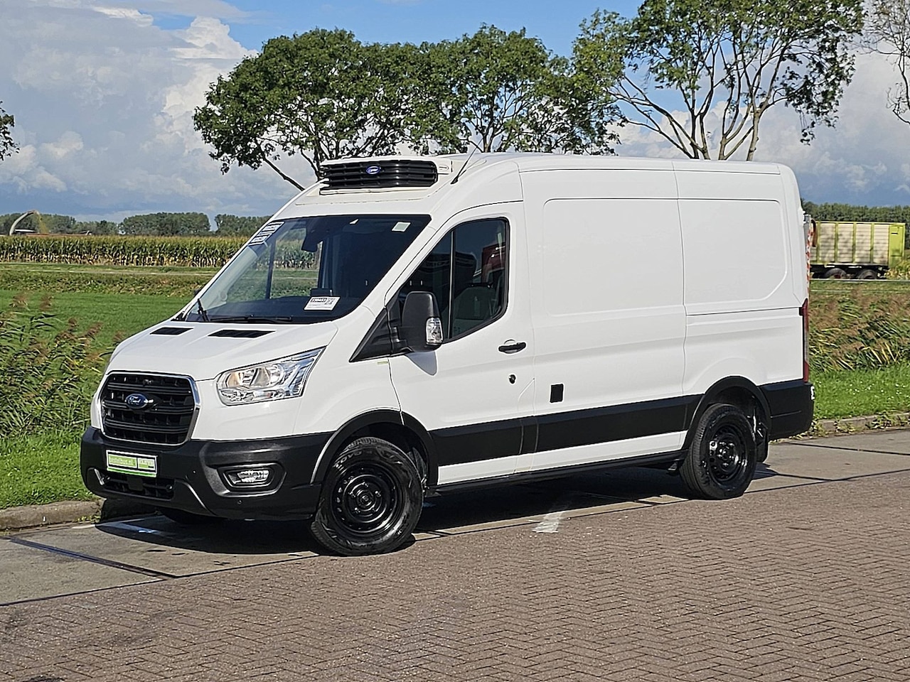 Ford Transit - 350 2.0 TDCI L2H2 Trend AWD Cruise control, Airco, Pdc, Carplay, Camera, Dodehoek detectie - AutoWereld.nl