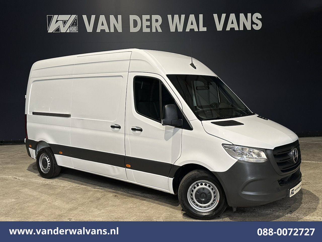 Mercedes-Benz Sprinter - 211 CDI 115pk L2H2 Euro6 Airco | Camera | Trekhaak Bijrijdersbank - AutoWereld.nl