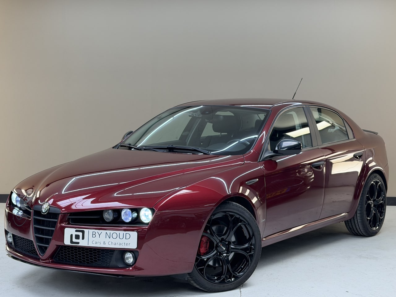 Alfa Romeo 159 - 1.9 JTS Distinctive 1.9 JTS Distinctive, 160Pk, 2006, Apple CarPlay, Trekhaak, 19" velgen, Climate control. Cr - AutoWereld.nl