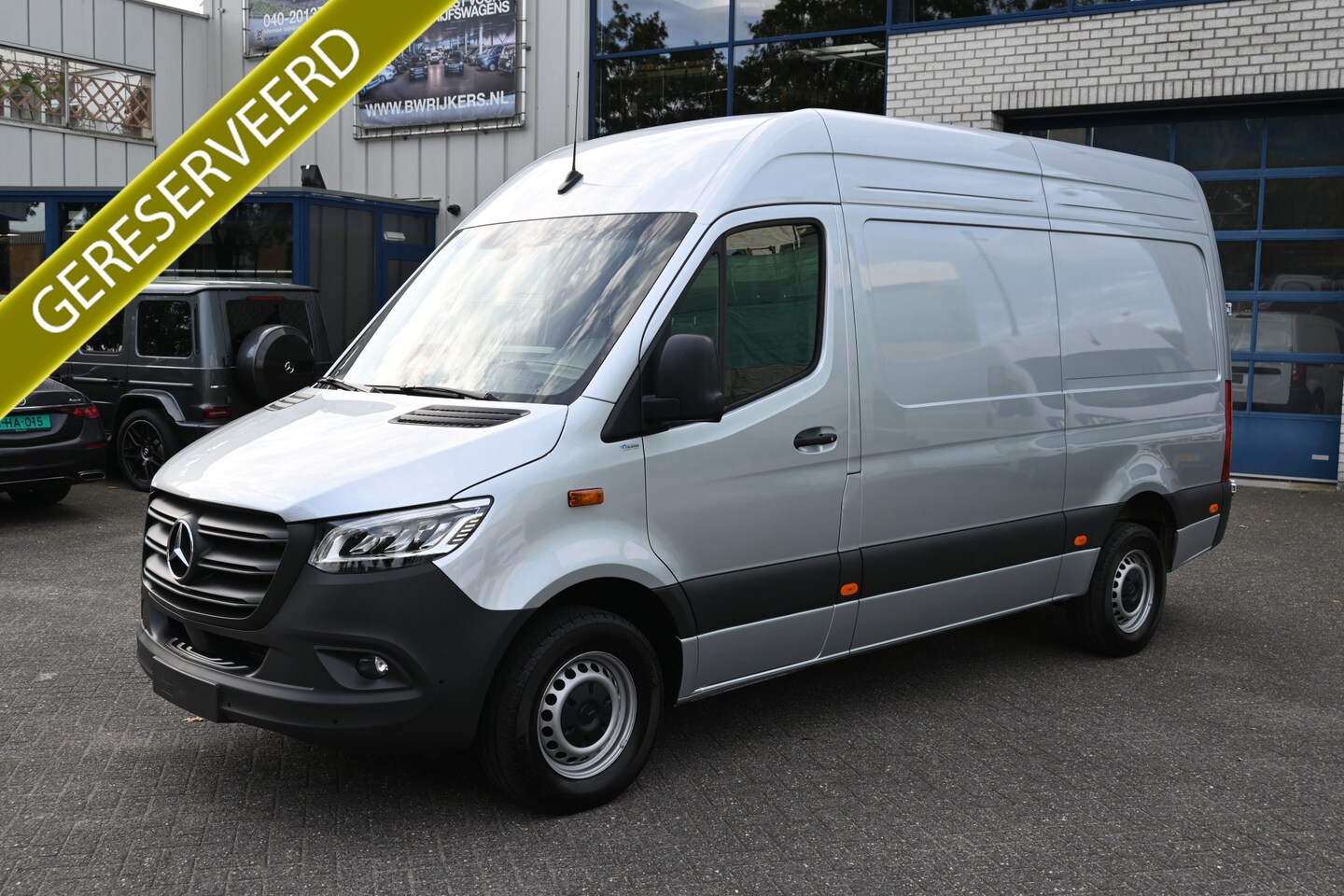Mercedes-Benz Sprinter - 317 CDI L2H2 Pro LED, Geveerde stoel, Navigatie met camera - AutoWereld.nl