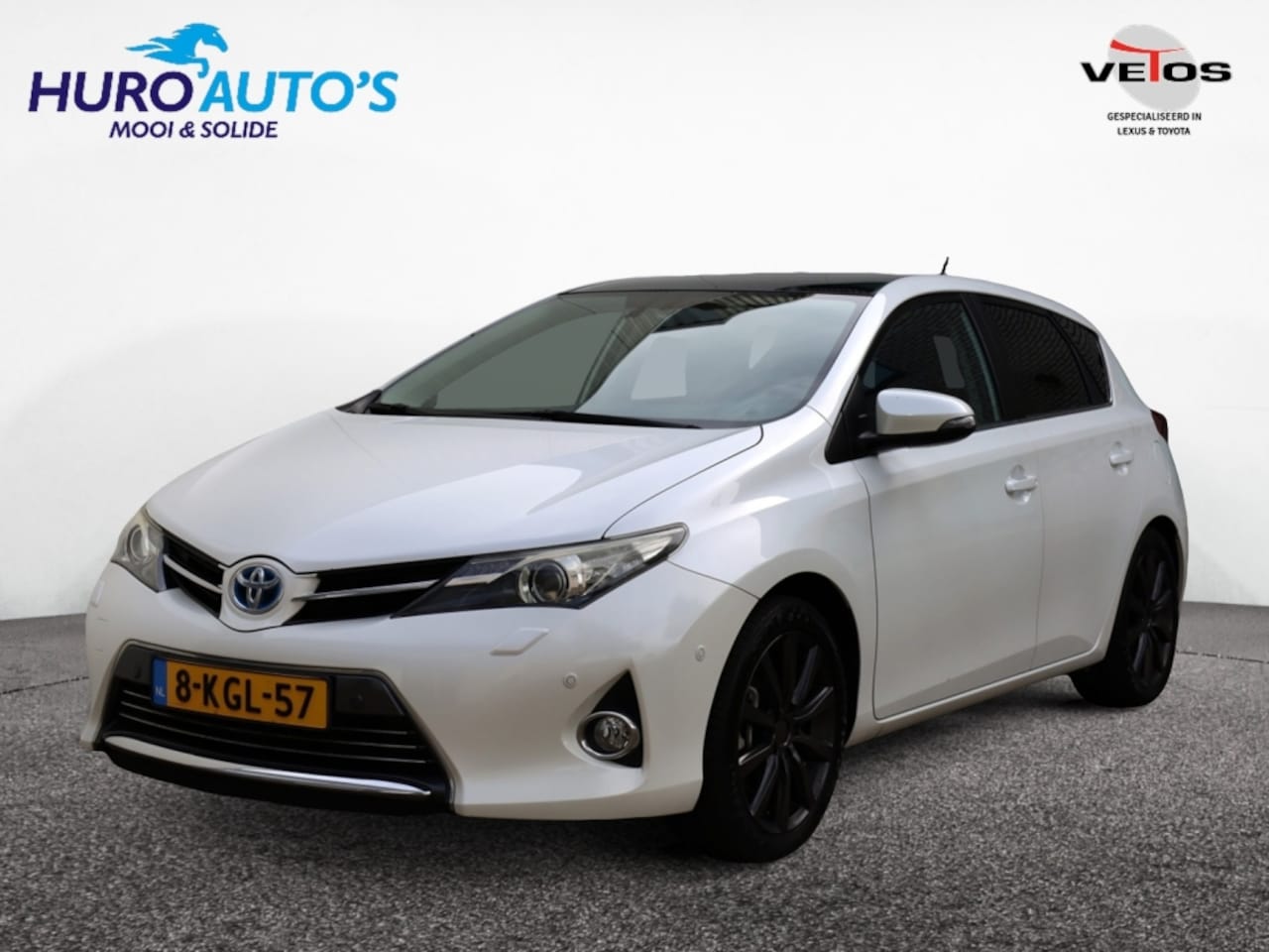 Toyota Auris - 1.8 Hybrid Lease Pro | Panoramadak | Half Leder | JBL - AutoWereld.nl