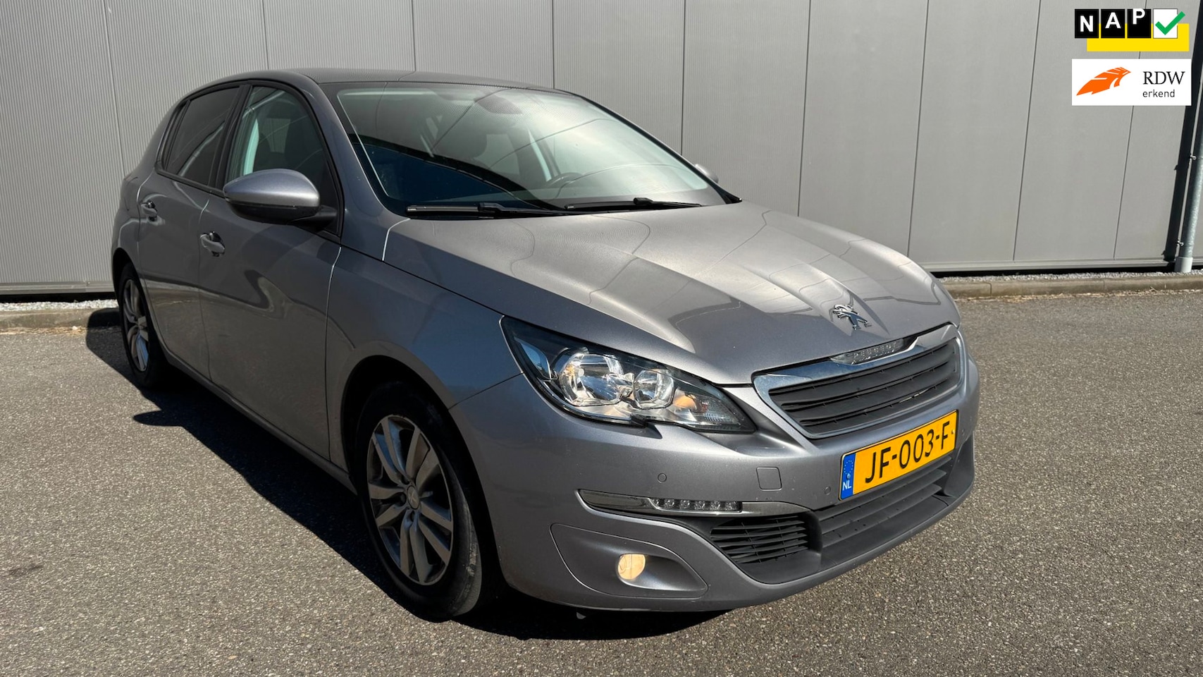Peugeot 308 - 1.2 PureTech Blue Lease Executive pano navi clima - AutoWereld.nl