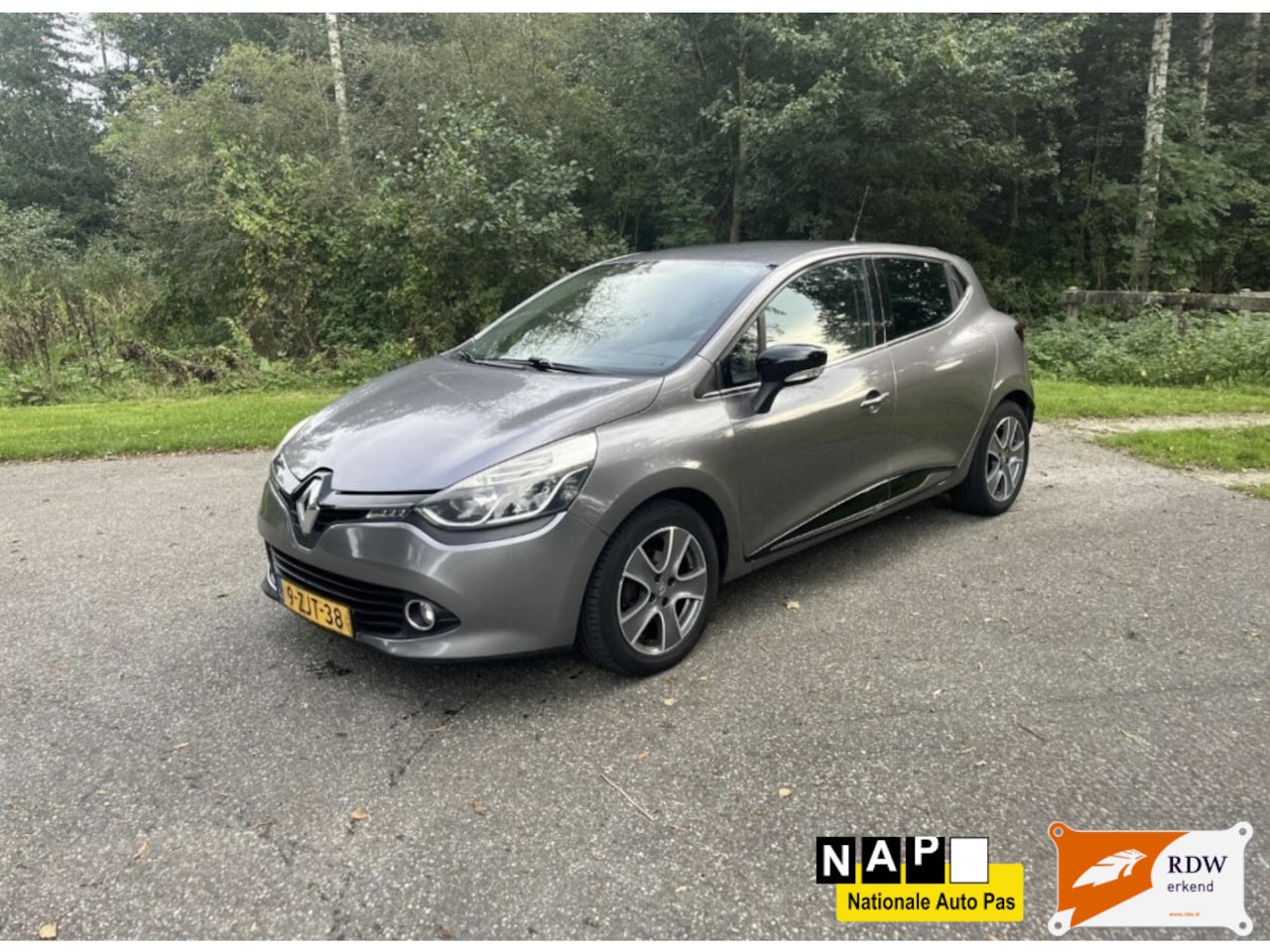 Renault Clio - 1.5 dCi Night&Day NEW DISTRI NEW APK - AutoWereld.nl