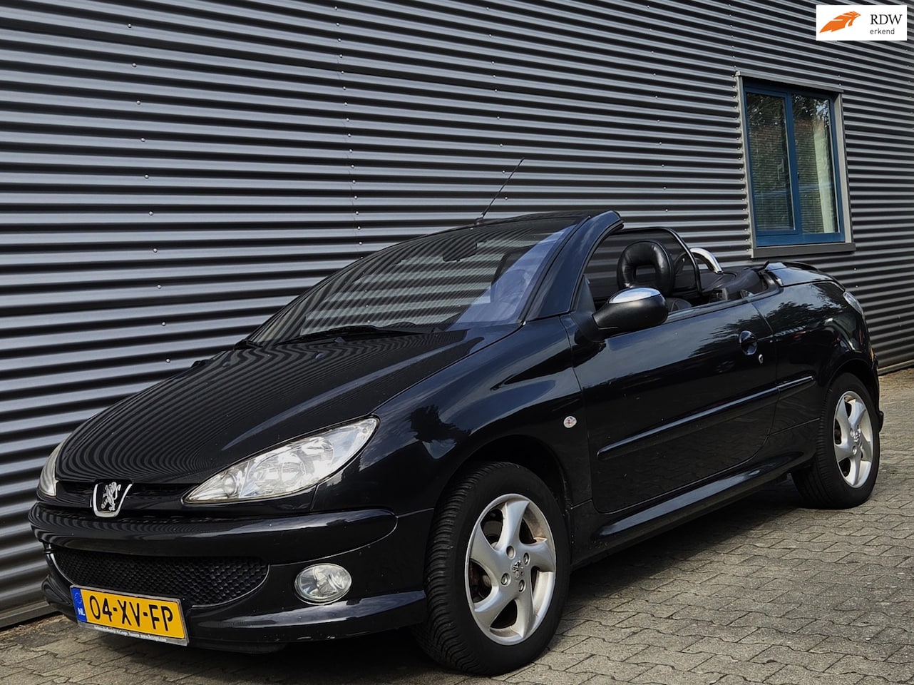 Peugeot 206 CC - 1.6-16V CABRIOLET Zwart Metallic 77dkm!!! - AutoWereld.nl