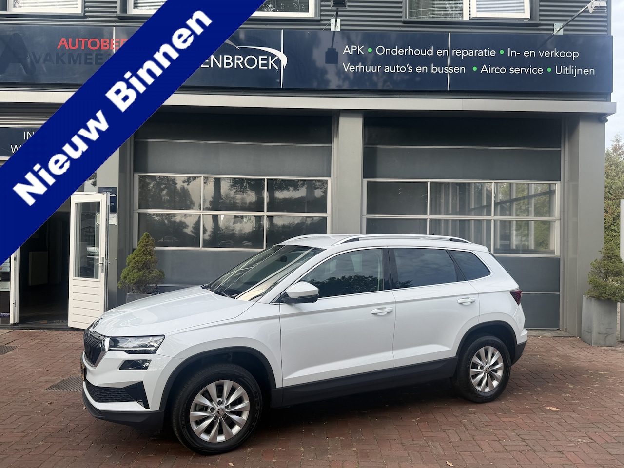 Skoda Karoq - 1.5 TSI ACT Business Edition Full LED | Climate | Achteruitrijcamera | Carplay | LM-Velgen - AutoWereld.nl