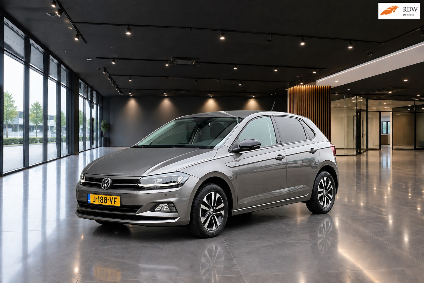 Volkswagen Polo - 1.0 MPI COMFORTLINE 5DRS AIRCO NAVI LMV - AutoWereld.nl