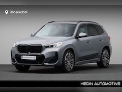 BMW X1 - sDrive18i M-Sport | Panoramadak | Verwarmd stuurwiel | Camera | Stoelverwarming | 20" |