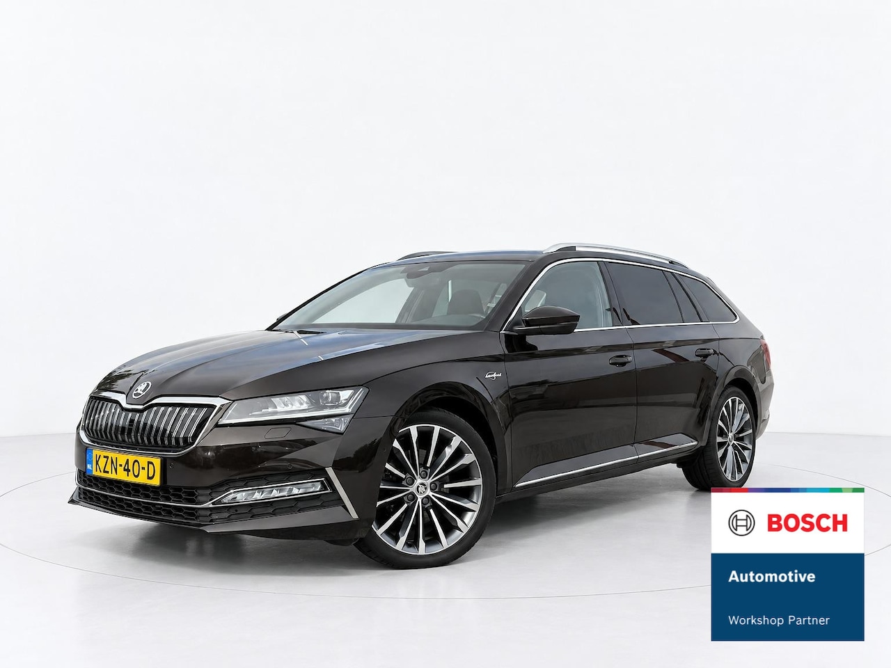Skoda Superb Combi - 1.4 TSI iV Laurin & Klement ACC - 360 CAMERA - PANORAMA - TREKHAAK - AutoWereld.nl