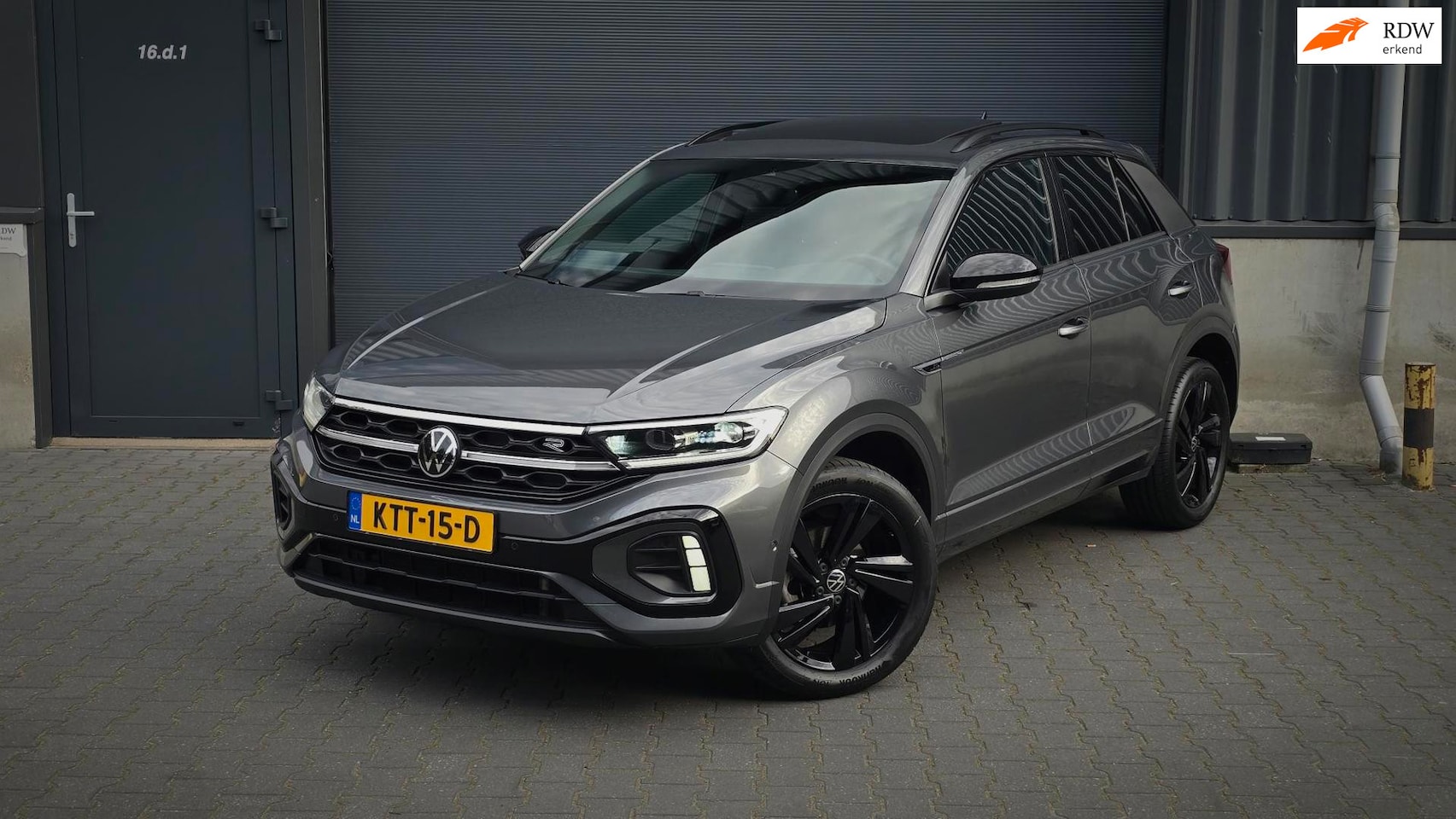 Volkswagen T-Roc - 1.5 TSI 3x R-Line Dsg Aut Pano Voll Virtual - AutoWereld.nl