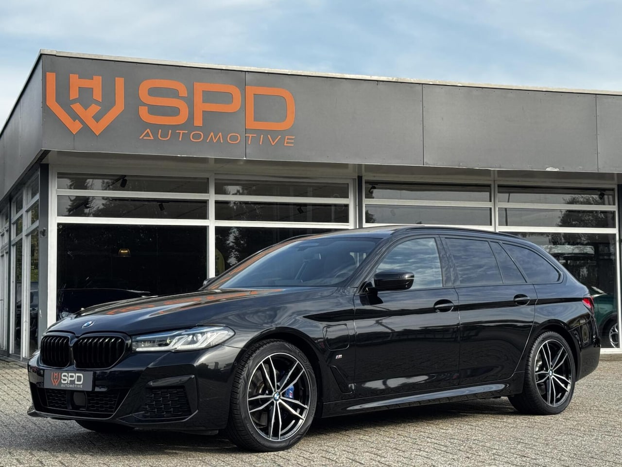 BMW 5-serie Touring - 530e M-sport|SOH90%|Laser|Memory|Trekhaa - AutoWereld.nl