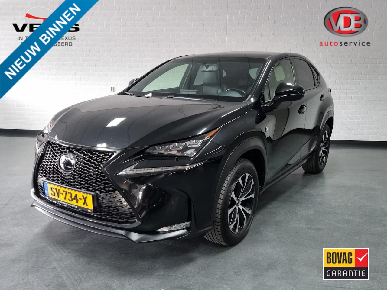 Lexus NX - 300h AWD F Sport Line / Pano / Trekhaak - AutoWereld.nl